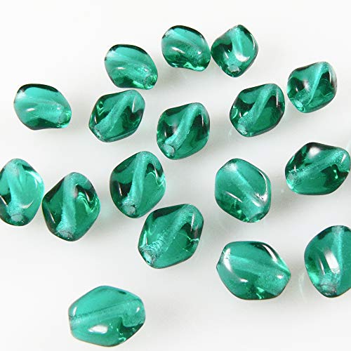 20 St. Glasperlen 9mm smaragdgrün Rauten getwistet böhmische Perlen zum Basteln 20 St. Glasperlen 9mm smaragdgrün Rauten getwistet böhmische Perlen zum Basteln von Schmuck-Traumwelt
