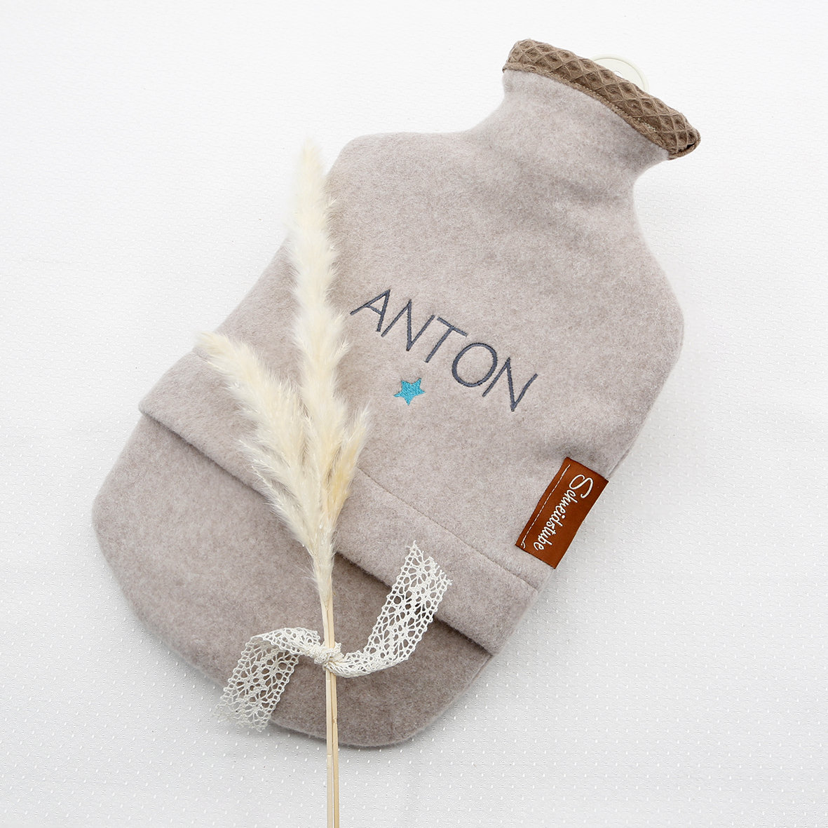 Sänger-Wärmflasche Groß Mit Bio-Fleece Personalisiert Sänger-Wärmflasche Groß Mit Bio-Fleece Personalisiert von Schneidstube