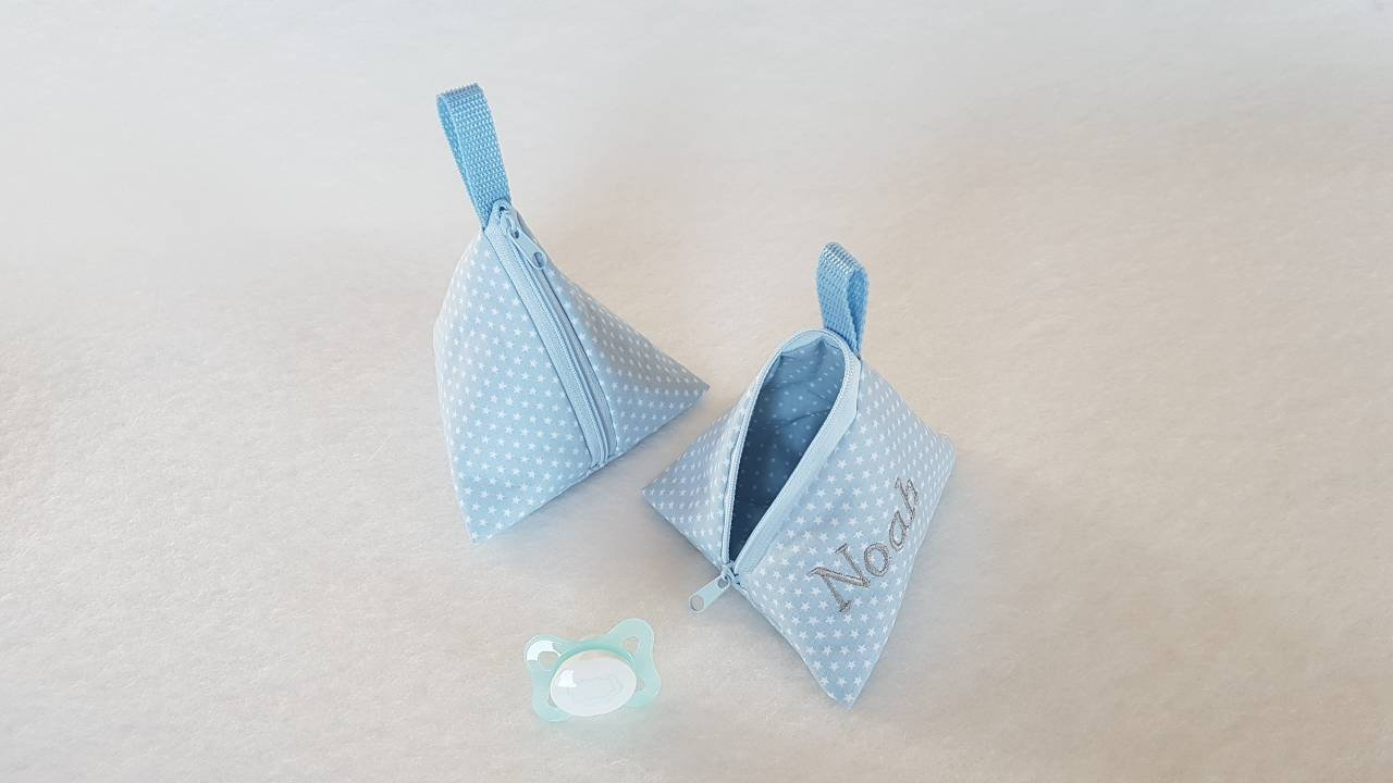 Schnullertasche, Pyramidentasche, Sterne, Name, Tasche Für Schnuller, Personalisiert, Mit Namen, Wunschname, Leckerlitasche Schnullertasche, Pyramidentasche, Sterne, Name, Tasche Für Schnuller, Personalisiert, Mit Namen, Wunschname, Leckerlitasche von Schnuckellinchen