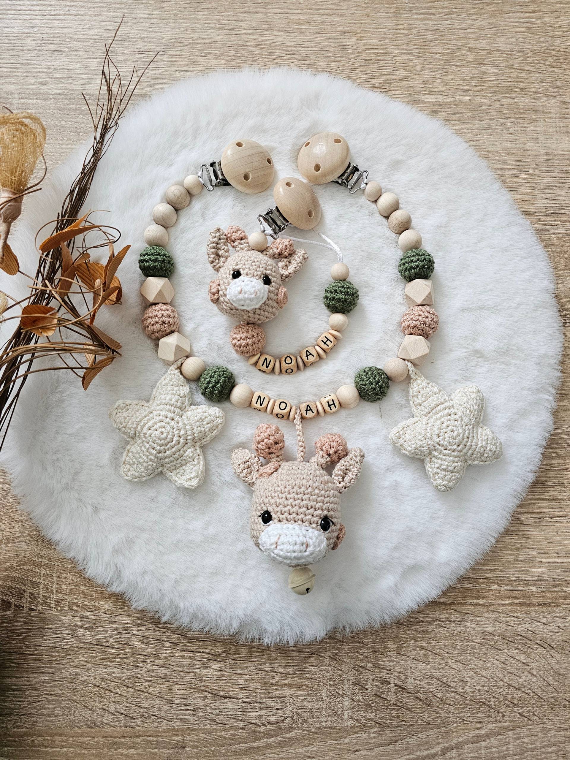 Kinderwagenkette Giraffe Personalisiert| Schnullerkette Mit Namen |Gehâkelte Giraffe|Babygeschenke Set | Babygeschenke Zur Geburt Kinderwagenkette Giraffe Personalisiert| Schnullerkette Mit Namen |Gehâkelte Giraffe|Babygeschenke Set | Babygeschenke Zur Geburt von SchnullerkettenHaSi