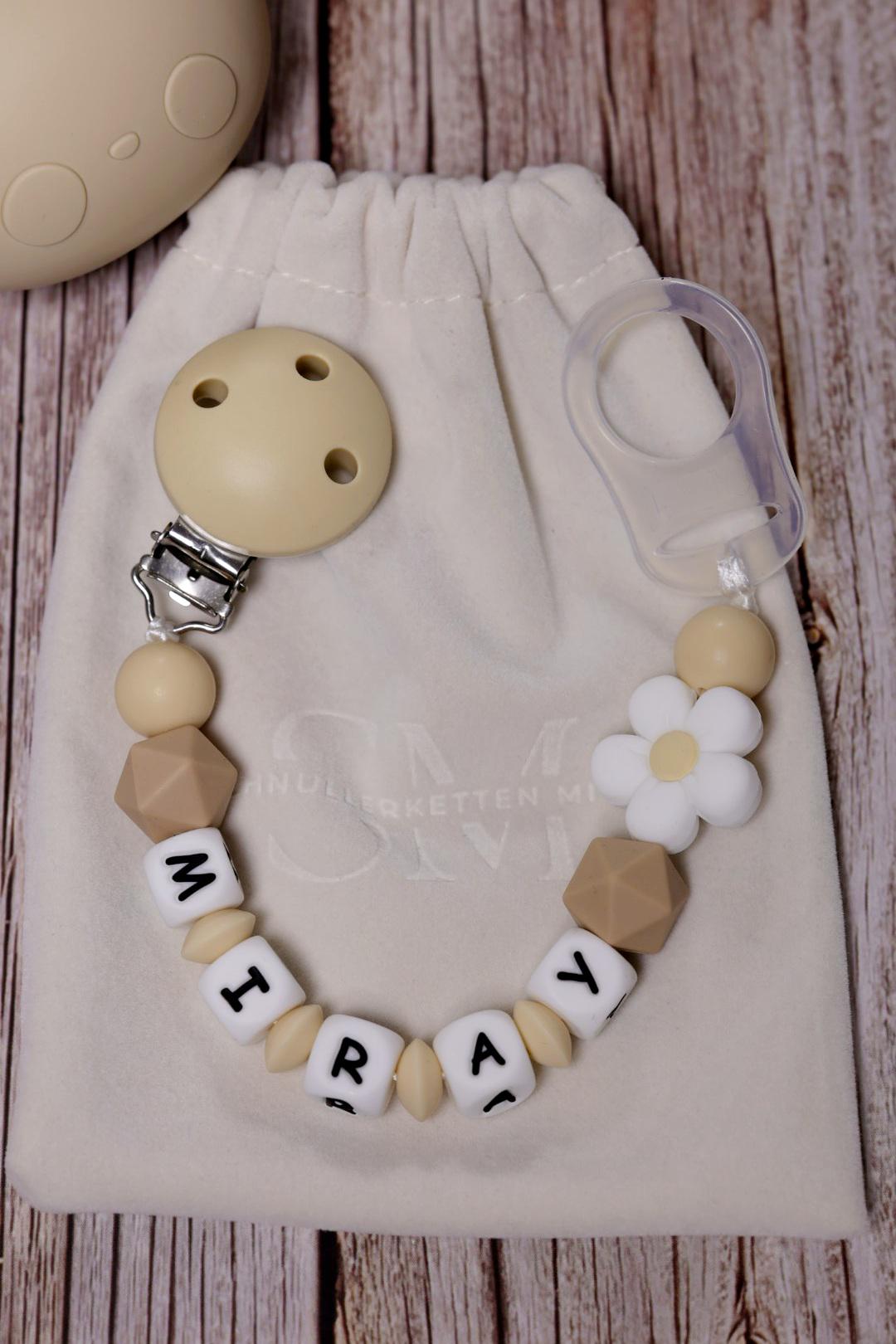 Schnullerkette Mit Namen Mädchen Schnullerkette Mit Namen Mädchen von SchnullerkettenMira