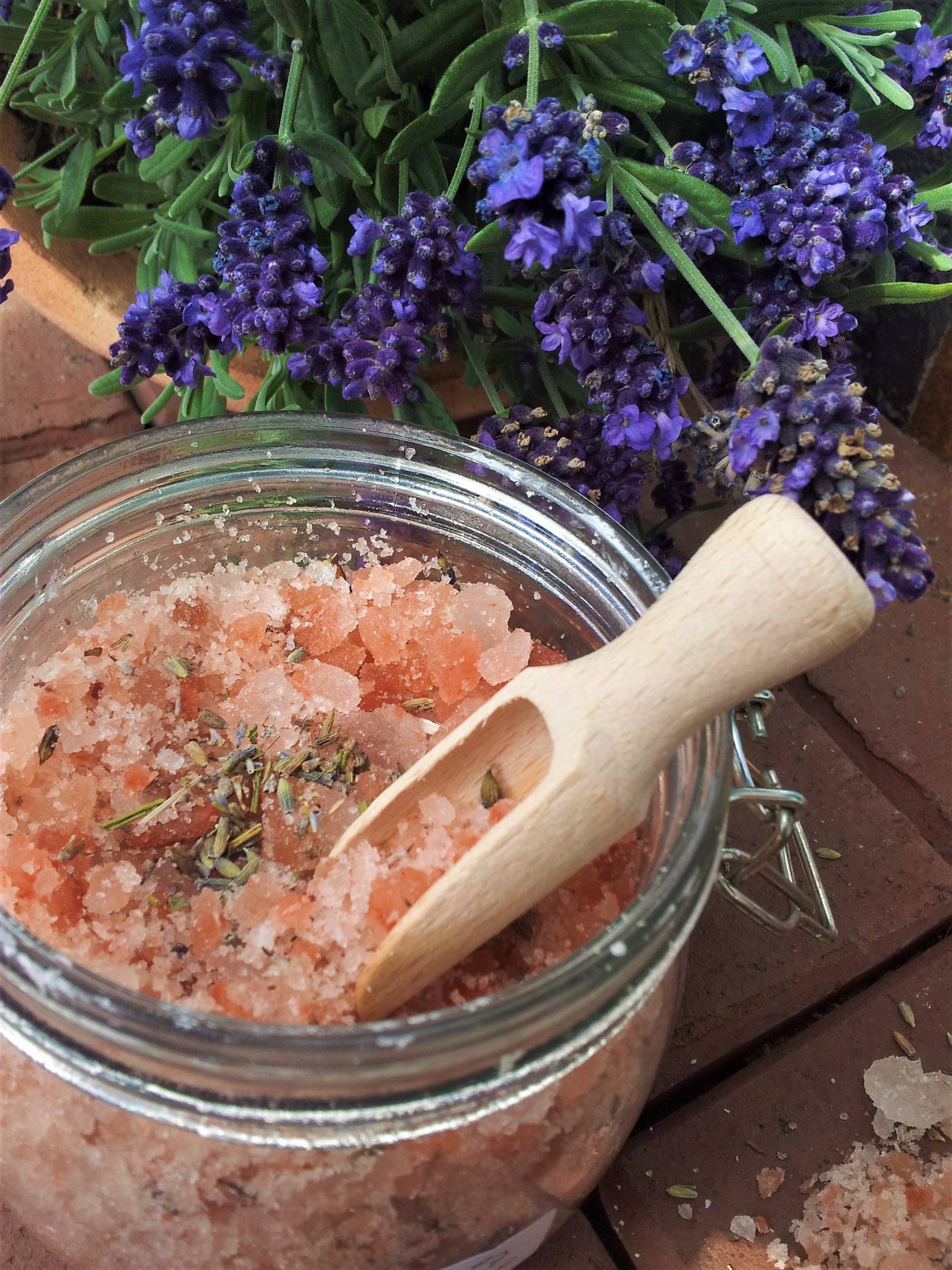 Himalaya Badesalz Mit Lavendel + Olivenöl 500G Himalaya Badesalz Mit Lavendel + Olivenöl 500G von SeelenZeit