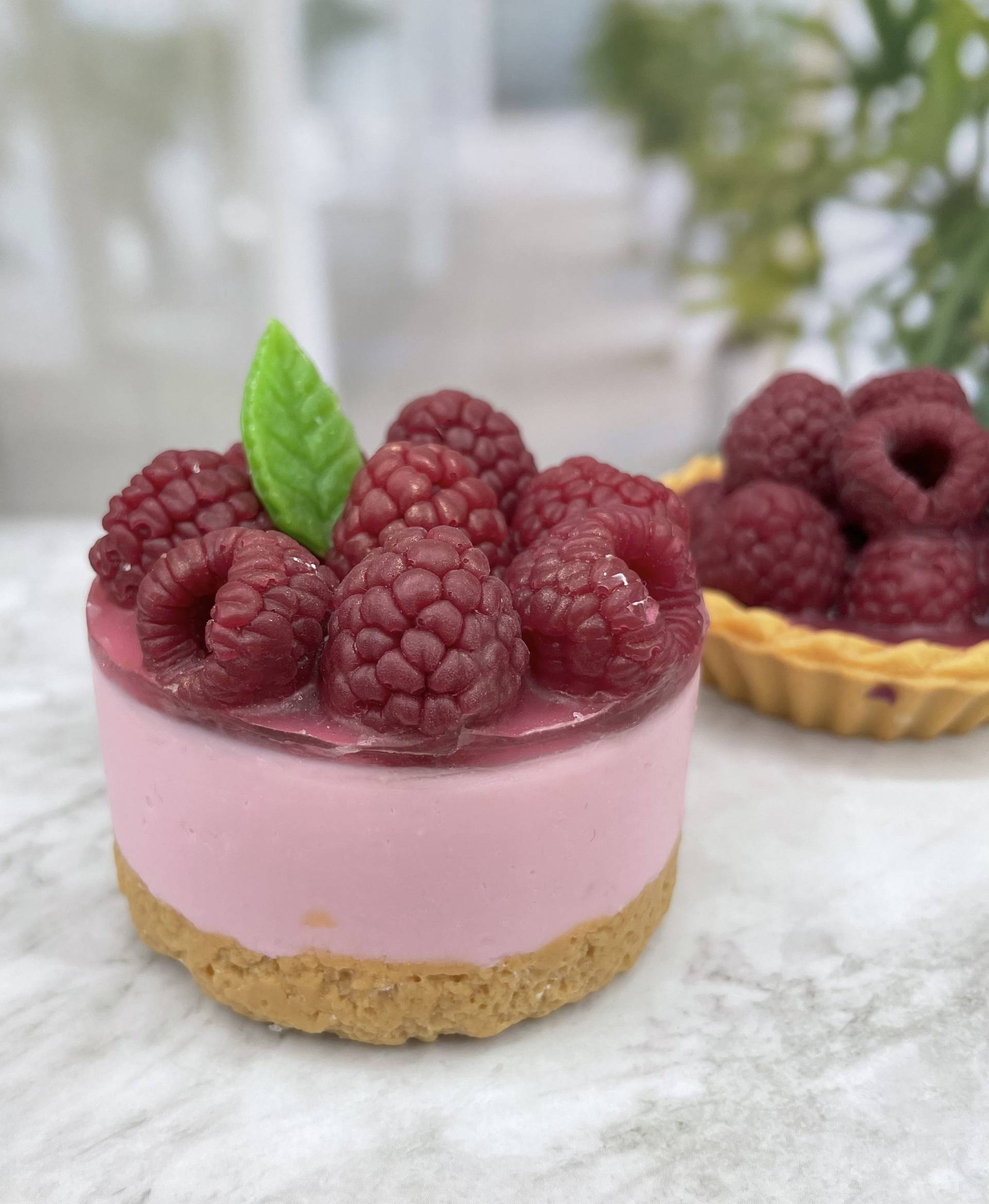 Himbeeren Cheesecake Seife Käsekuchen Mit Gast Geschenkidee Geburtstag Frau Seife Kuchenform Badezimmer Bad Deko Gästeseife Himbeeren Cheesecake Seife Käsekuchen Mit Gast Geschenkidee Geburtstag Frau Seife Kuchenform Badezimmer Bad Deko Gästeseife von SeifeMagievonValeria
