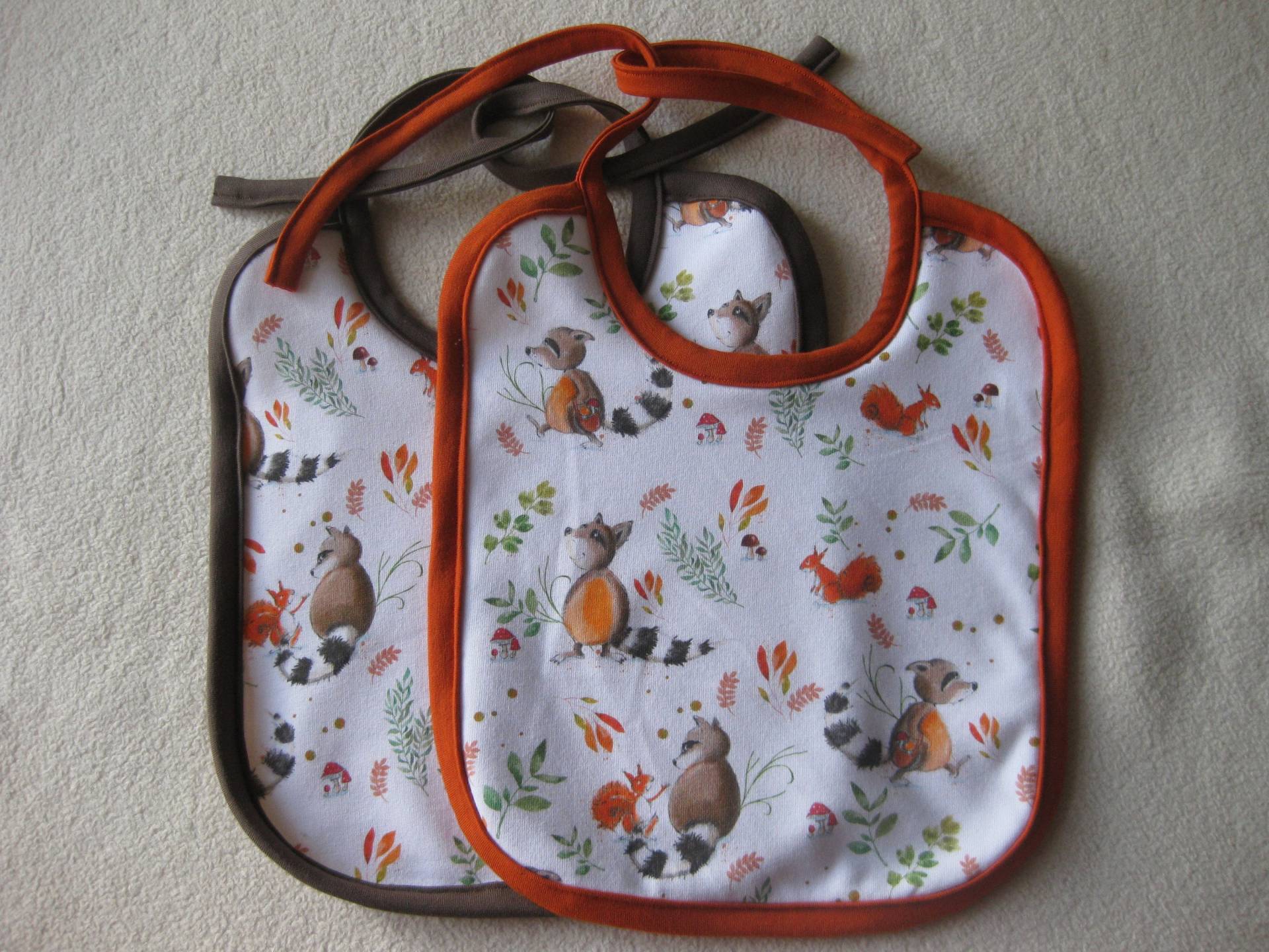 Bio Baby Lätzchen Waschbär, Frottee Rückseite, Latz, Kinder Bio Baby Lätzchen Waschbär, Frottee Rückseite, Latz, Kinder von Sembini