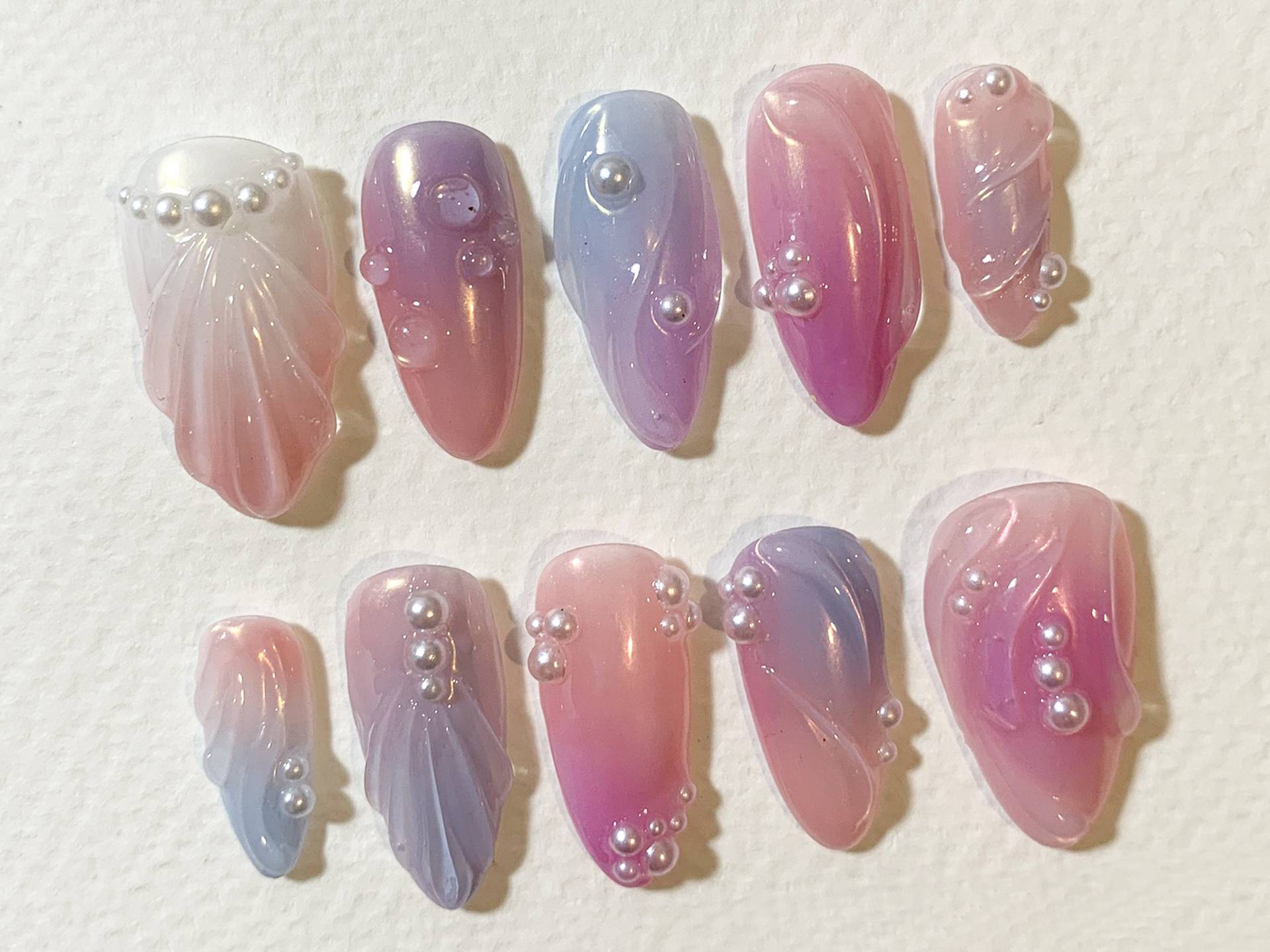 Aurora Mermaid Drücken Sie Auf Die Nägel | Benutzerdefinierte Pastell Ombre Bunte Nagel Set Ozean Kunst 3D Perlen Design Für Besondere Anlässe Jc386A Aurora Mermaid Drücken Sie Auf Die Nägel | Benutzerdefinierte Pastell Ombre Bunte Nagel Set Ozean Kunst 3D Perlen Design Für Besondere Anlässe Jc386A von SevenNailArt