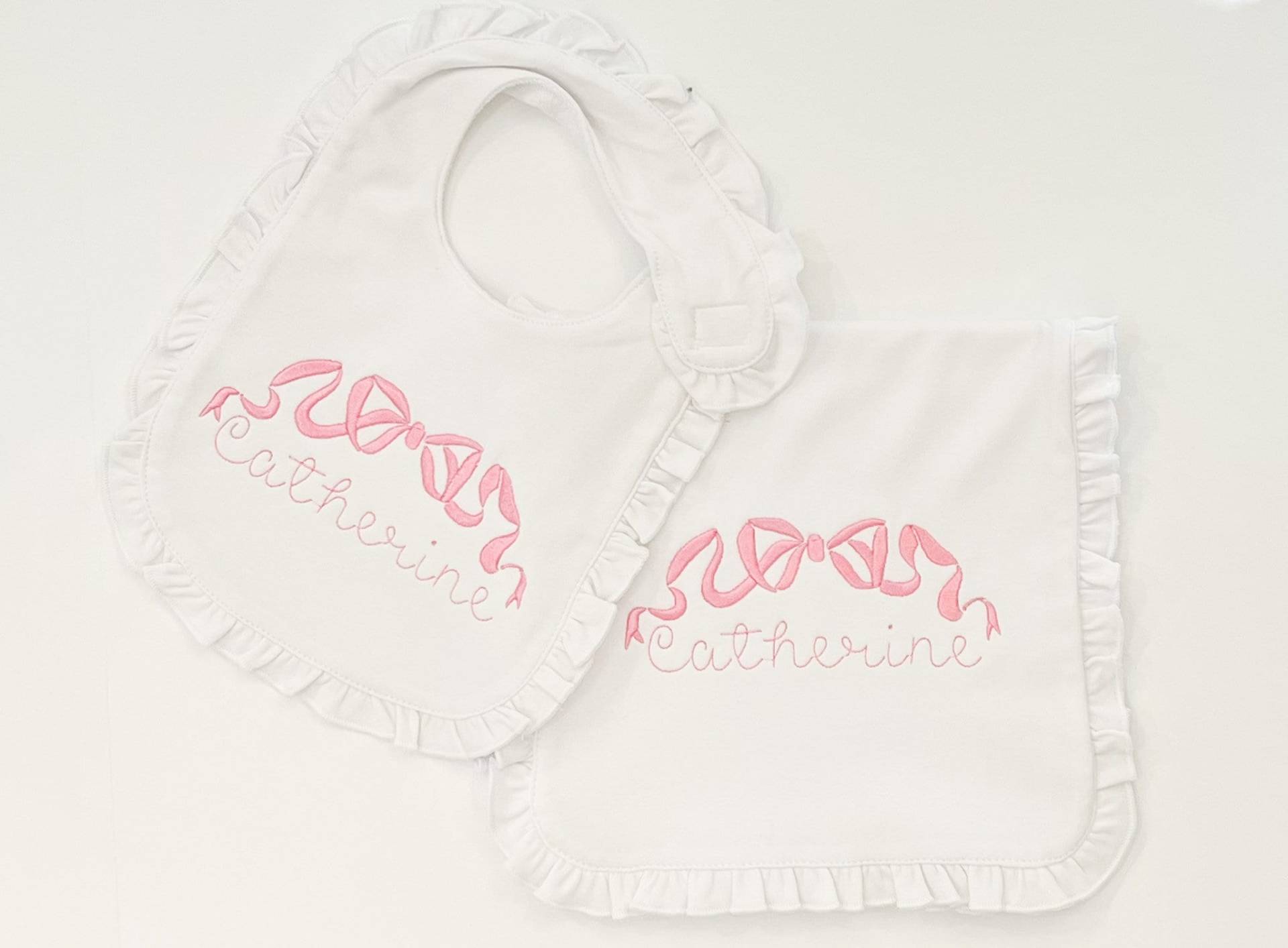 Baby Mädchen Monogramm Lätzchen Und Spucktuch Set | Dusche Geschenk Baby Mädchen Monogramm Lätzchen Und Spucktuch Set | Dusche Geschenk von SewAmeliaIsland
