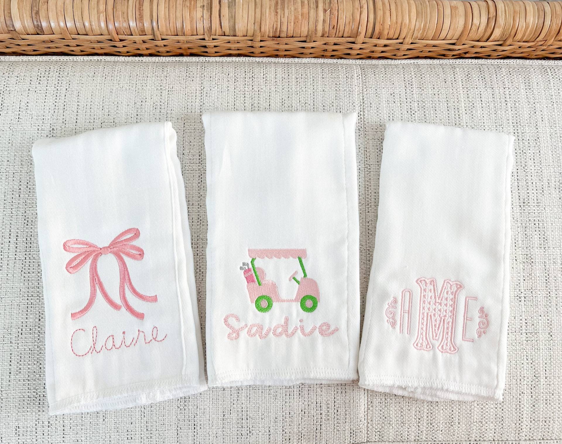 Monogrammierte Baby-Leinen | Personalisiert Leinen Baby Shower Geschenk Mädchen Bestickte von SewAmeliaIsland