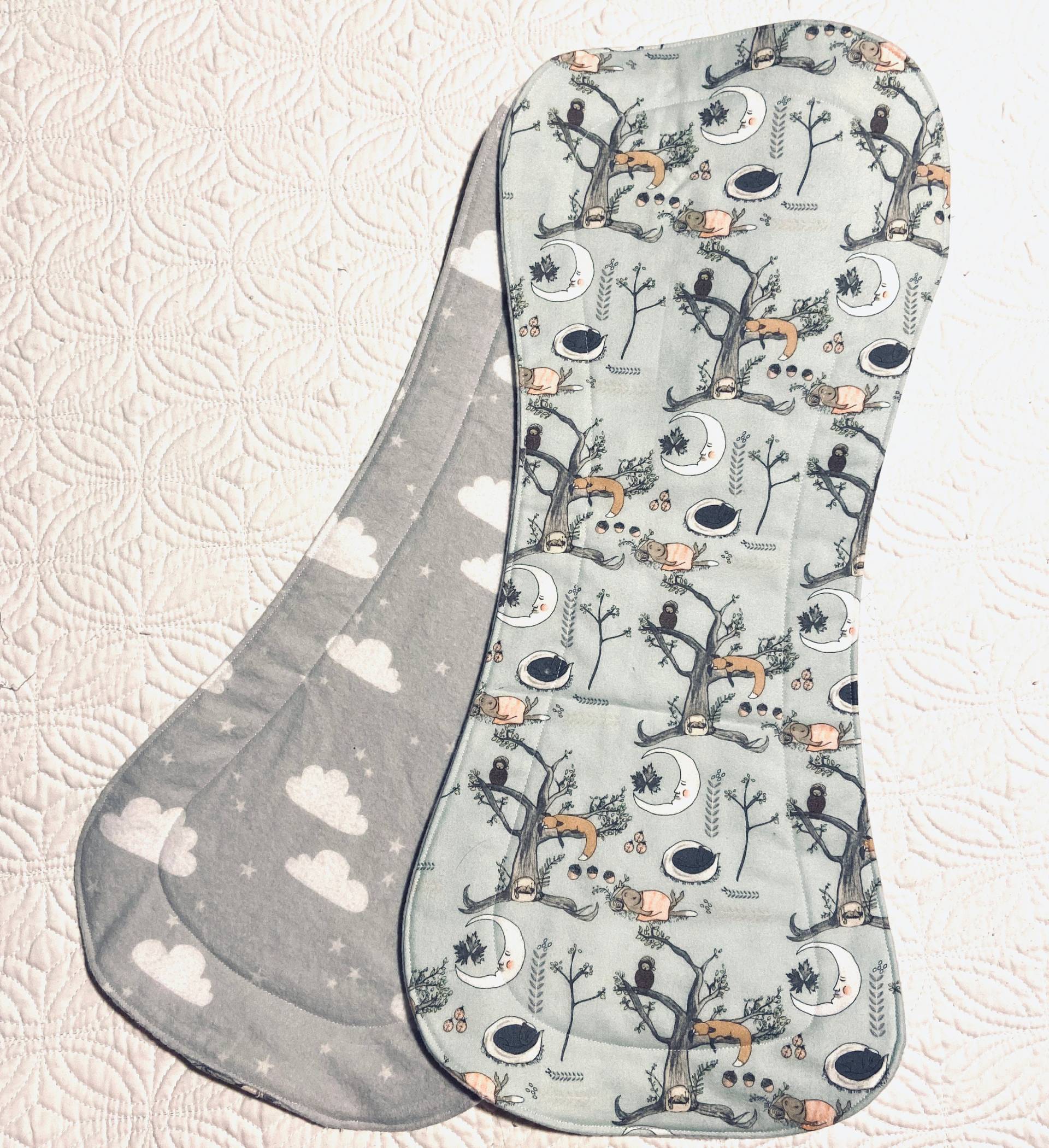 Füchse in Bäumen Baby Spucktuch Füchse in Bäumen Baby Spucktuch von SewMuchLovebyShannon