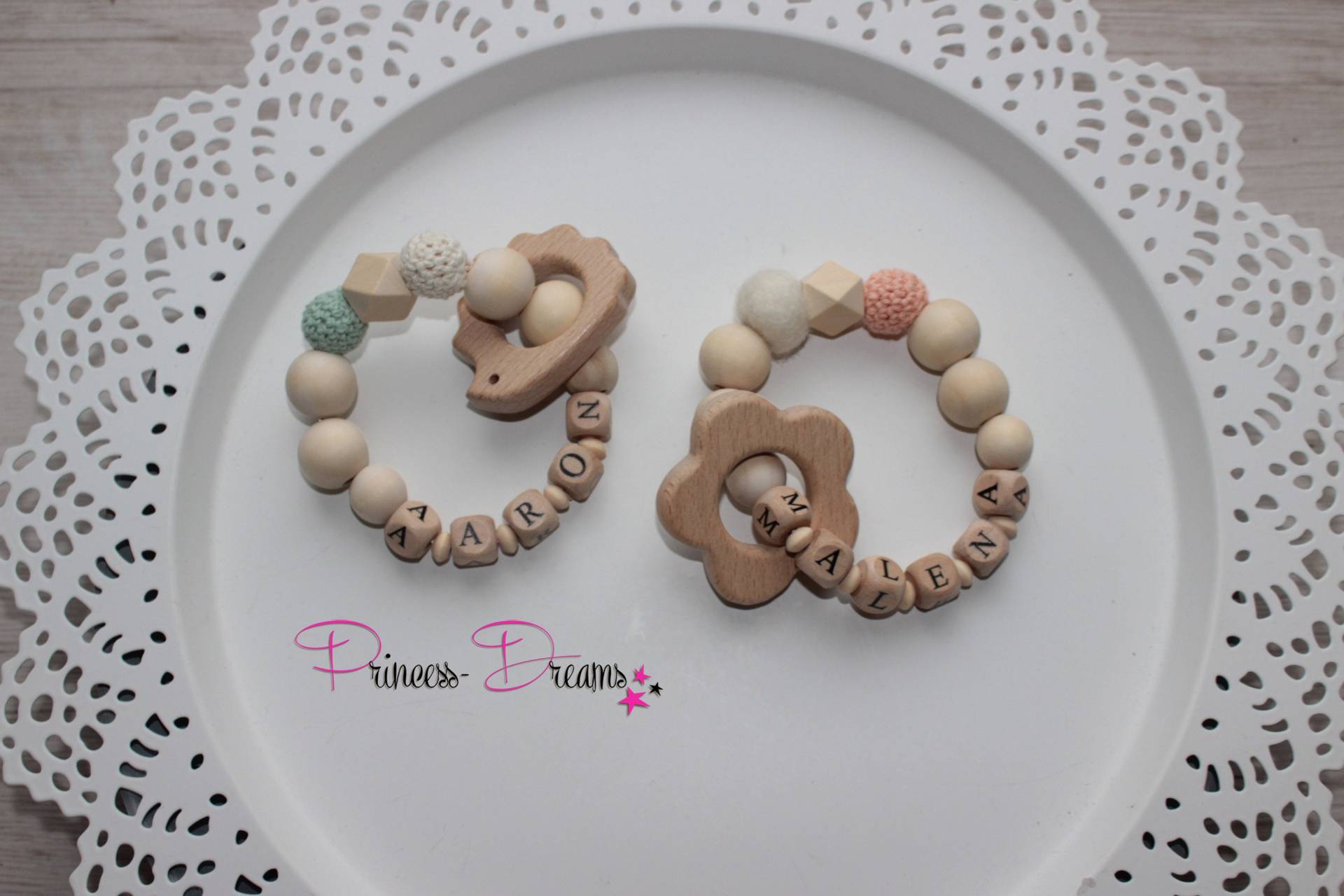 Natur Greifling Beisring Mit Namen Häkelperlen Holzgreifling Jungen Baby Geschenk Personalisiert Taufe Holz Greifling Natur Greifling Beisring Mit Namen Häkelperlen Holzgreifling Jungen Baby Geschenk Personalisiert Taufe Holz Greifling von ShopPrincessDreams