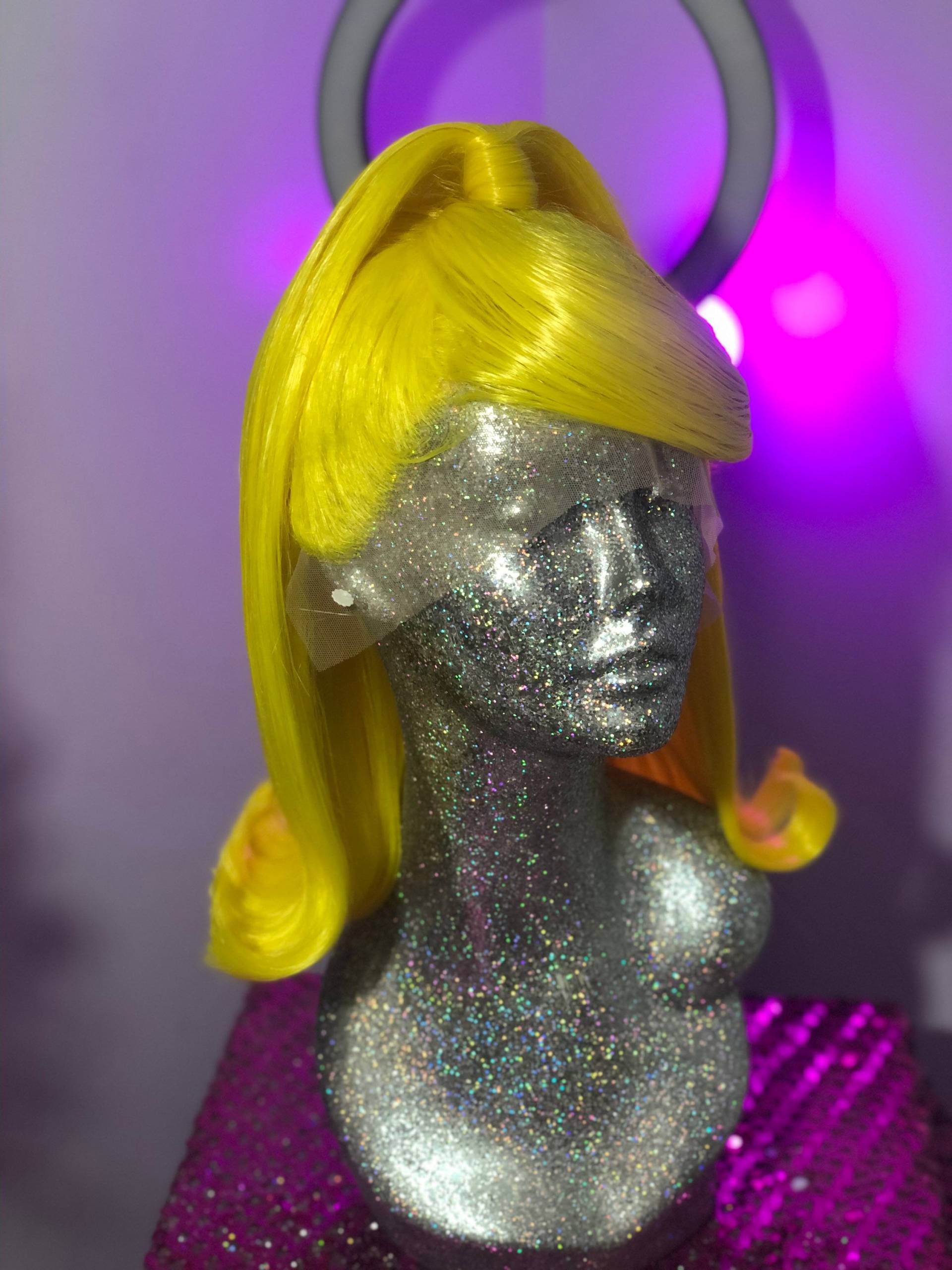 90Er Jahre Valley Girl in Gelb 90Er Jahre Valley Girl in Gelb von Showgirlvanity