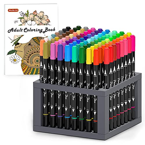 Shuttle Art Dual Brush Pens, 96 bunte doppelköpfige Pinselstifte mit weicher Spitze, zwei Schreibfedern: Fasermaler (1mm) und Fineliner(1-4mm), für Kinder und Erwachsene mit 1 Malbuch zum Schreiben von Shuttle Art