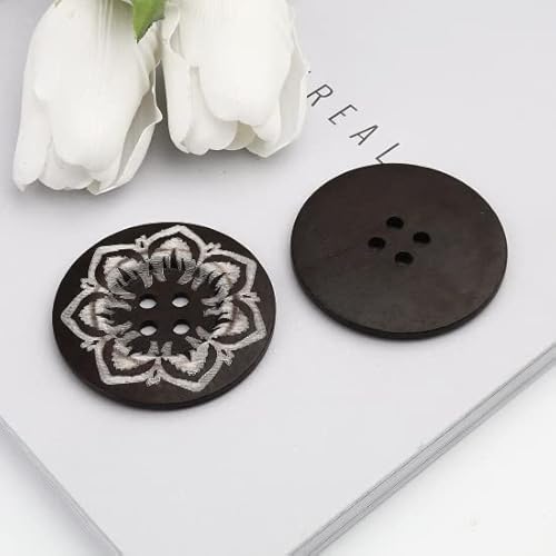 SiAura Material - 10 Stück Runde Holzknöpfe Blumen Muster 60 mm, zufällig gemischt, 4 Löcher I Zum Nähen, Basteln und Dekorieren von SiAura Material