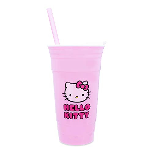 Silver Buffalo Sanrio Hello Kitty Reisebecher aus Kunststoff mit Deckel und Strohhalm, 900 ml, für kalte Getränke, Getränke, 900 ml von Silver Buffalo