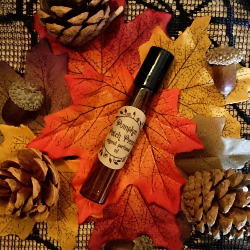 Kürbisbeet Picknick Original Parfümöl - Herbst Halloween Kürbiskuchen Roll On Duft Süßes Orangen Kürbis Gewürz Vegane Ölmischung von SimonsNest