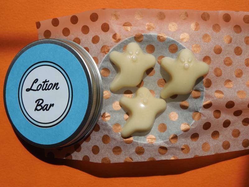 Halloween Ghost Lotion Bars | Gespenstliche Lotionsstangen Kleine Gespenster Kakaobutter - 3Er Set von SimplyMadeNaturalCo