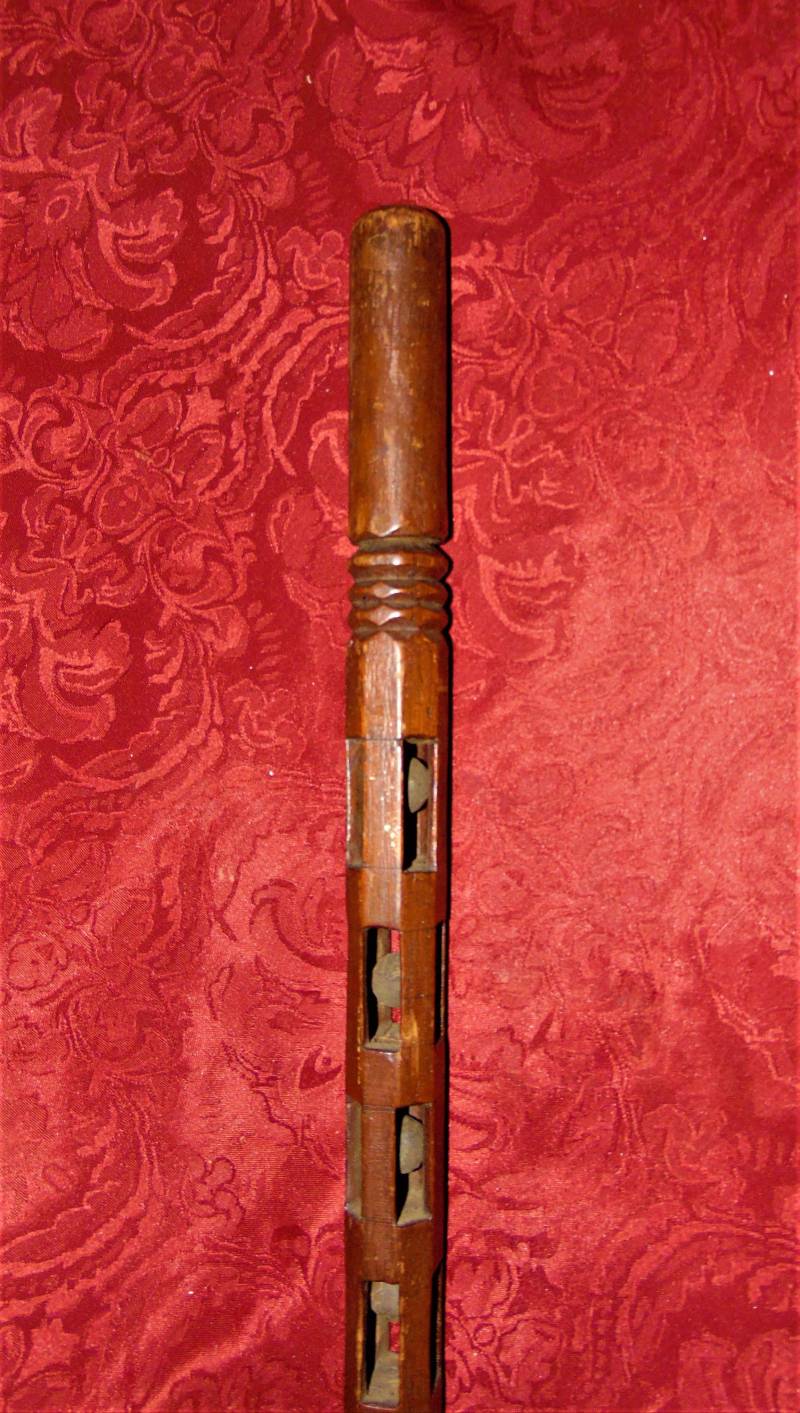Antiker Primitiver Walking Stick Cane American Folk Art Hand Geschnitzt 9 Block in Kammer Oder Kugel Im Käfig Aus Walnuss von SimplyMarvelousMary