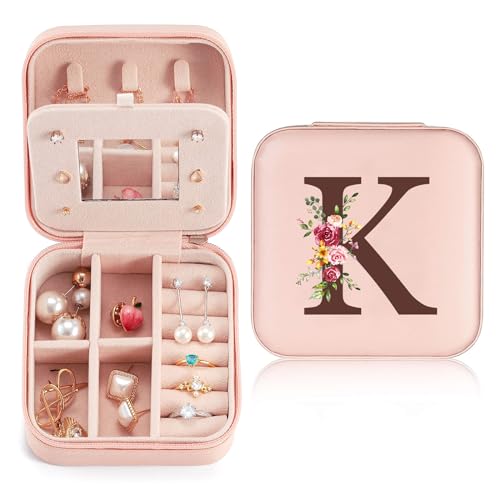 Reise Schmuckkästchen Klein mit initialen K und Blume, Schmuckaufbewahrung für Damen PU-Leder, Mini Schmuckschatulle Schmuckkasten für Damen Mädchen Geschenk für Geburtstag, Weihnachten, Muttertag Reise Schmuckkästchen Klein mit initialen K und Blume, Schmuckaufbewahrung für Damen PU-Leder, Mini Schmuckschatulle Schmuckkasten für Damen Mädchen Geschenk für Geburtstag, Weihnachten, Muttertag von Sinekong