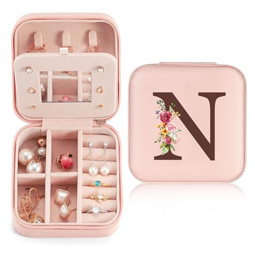 Reise Schmuckkästchen Klein mit initialen N und Blume, Schmuckaufbewahrung für Damen PU-Leder, Mini Schmuckschatulle Schmuckkasten für Damen Mädchen Geschenk für Geburtstag, Weihnachten, Muttertag Reise Schmuckkästchen Klein mit initialen N und Blume, Schmuckaufbewahrung für Damen PU-Leder, Mini Schmuckschatulle Schmuckkasten für Damen Mädchen Geschenk für Geburtstag, Weihnachten, Muttertag von Sinekong