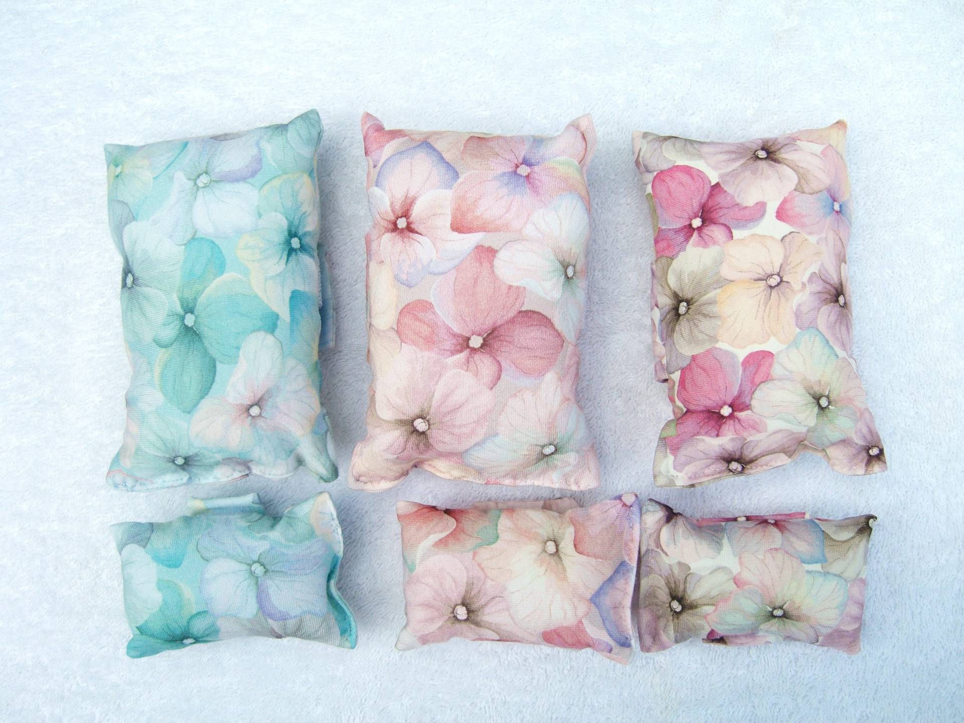 Hortensie, Portkissen Gurtkissen Chemokissen Herzschrittmacher Chemo Krebs Bh Brustkrebs Sitzgurtkissen, Rosa, Blau, Flieder Hortensie, Portkissen Gurtkissen Chemokissen Herzschrittmacher Chemo Krebs Bh Brustkrebs Sitzgurtkissen, Rosa, Blau, Flieder von SissiundFroschkoenig
