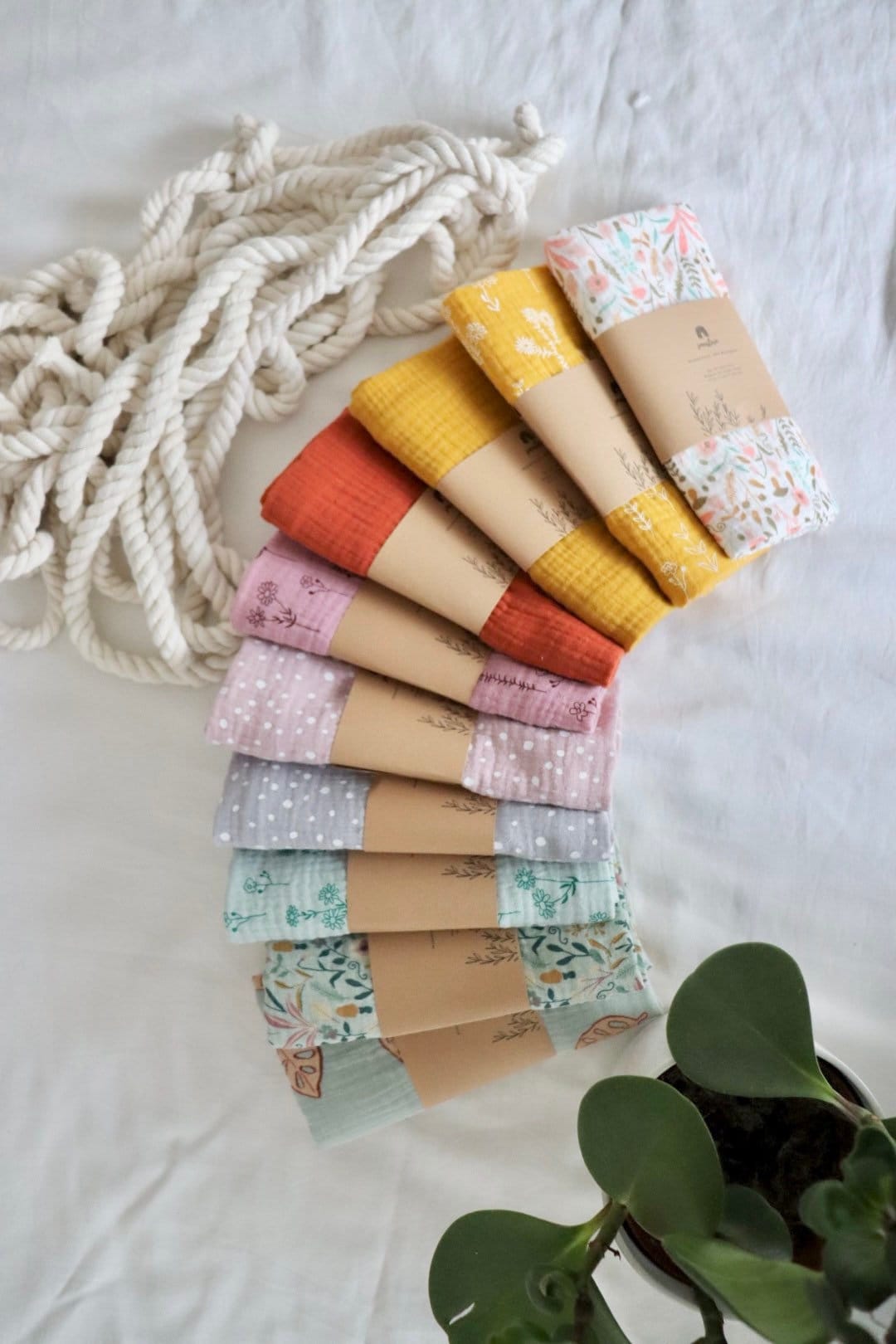 Musselintuch Baby Spucktuch // Stilltuch Babydecke Schnuffeltuch Pucktuch Halstuch Swaddletuch Handvernäht Musselintuch Baby Spucktuch // Stilltuch Babydecke Schnuffeltuch Pucktuch Halstuch Swaddletuch Handvernäht von Smustern