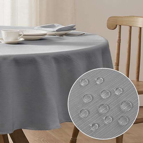 Softalker Tischdecke rund 140 Grau Abwaschbar Wasserabweisend Abwischbar Leinen Struktur Fleckschutz Tischtuch Table Cloth Deko für Draußen Party Geburtstag Silvester Weihnachten Garten Outdoor Herbst Softalker Tischdecke rund 140 Grau Abwaschbar Wasserabweisend Abwischbar Leinen Struktur Fleckschutz Tischtuch Table Cloth Deko für Draußen Party Geburtstag Silvester Weihnachten Garten Outdoor Herbst von Softalker