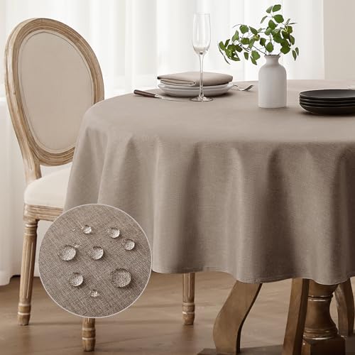 Softalker Tischdecke Rund 200 cm Durchmesser abwaschbare Tischdecken Leinenoptik Beige Braun Tischtuch Wasserabweisende Gross Gartentischdecke Table Cloth für Outdoor Herbst, Einschulung, Party Softalker Tischdecke Rund 200 cm Durchmesser abwaschbare Tischdecken Leinenoptik Beige Braun Tischtuch Wasserabweisende Gross Gartentischdecke Table Cloth für Outdoor Herbst, Einschulung, Party von Softalker
