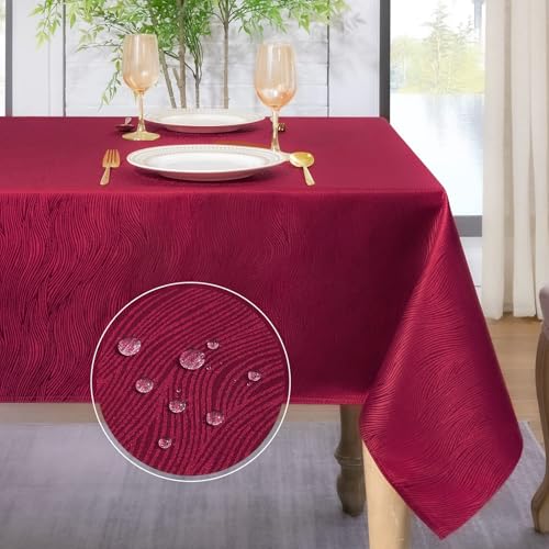 Softalker Weihnachten Tischdecke rot 100x140 mit Jacquard-Wellenmuster Abwaschbar Wasserabweisend Abwischbar Fleckschutz rechteckig Tischtuch für Garten Party Geburtstag Neujahr Silvester Fest Winter Softalker Weihnachten Tischdecke rot 100x140 mit Jacquard-Wellenmuster Abwaschbar Wasserabweisend Abwischbar Fleckschutz rechteckig Tischtuch für Garten Party Geburtstag Neujahr Silvester Fest Winter von Softalker