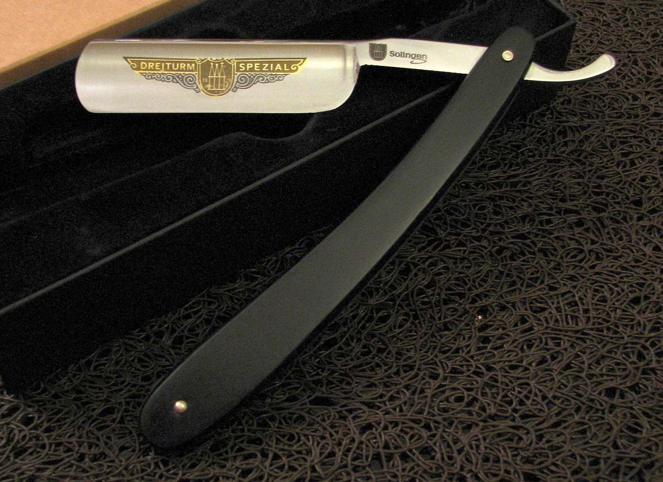 Fabrikneues 6/8 Dreiturm Rasiermesser Ebenholz Von J.a. Schmidt & Söhne Solingen Fabrikneues 6/8 Dreiturm Rasiermesser Ebenholz Von J.a. Schmidt & Söhne Solingen von SolingerStahl