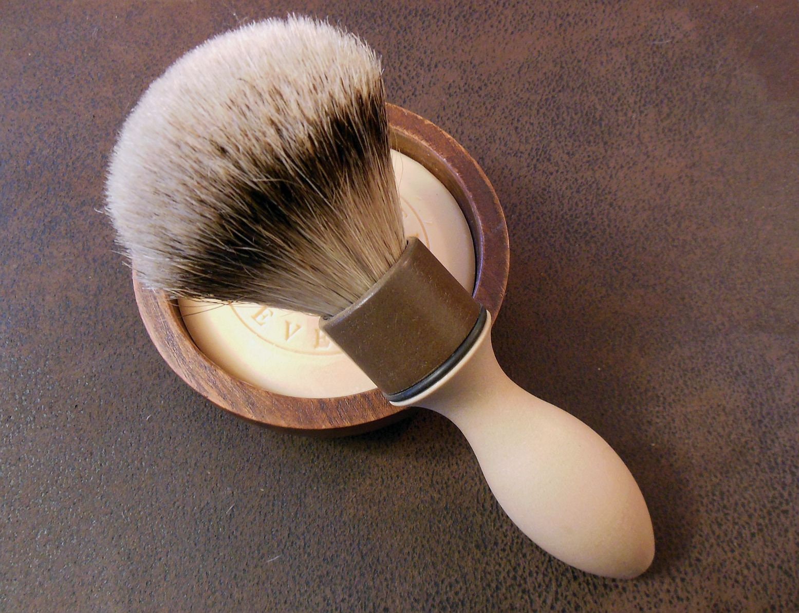 Vintage Rasierpinsel Barber Classic Velvetcedar+Coconut Abs-Holz Mit 24mm 1A Silvertip Synthie Vintage Rasierpinsel Barber Classic Velvetcedar+Coconut Abs-Holz Mit 24mm 1A Silvertip Synthie von SolingerStahl