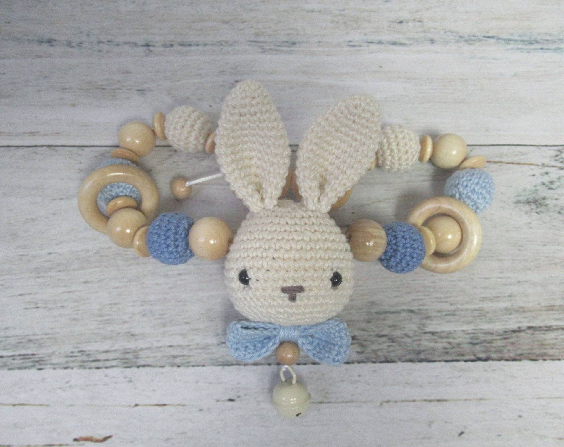 Kinderwagenkette - Gehäkelt Creme/Hellblau Kinderwagenkette - Gehäkelt Creme/Hellblau von Sooneshandmadestore
