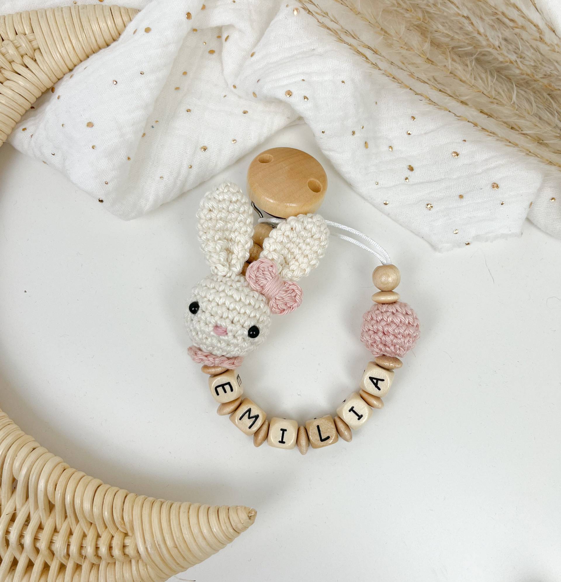 Schnullerkette Mit Name Hase Creme Rose Schnullerkette Mit Name Hase Creme Rose von Sooneshandmadestore