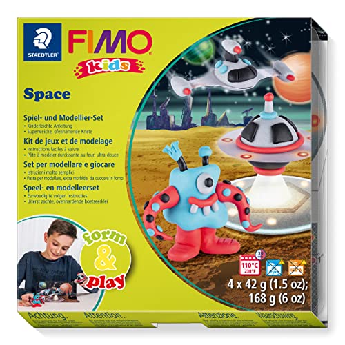 STAEDTLER 8034 17 LYST Space Fimo kids form&play Set (superweiche, ofenhärtende Knete, Anleitung, wiederverschließbare Box, Set mit 4 Blöcken, 1 Modellierstab und 1 Spielkulisse), Mehrfarbig von Staedtler