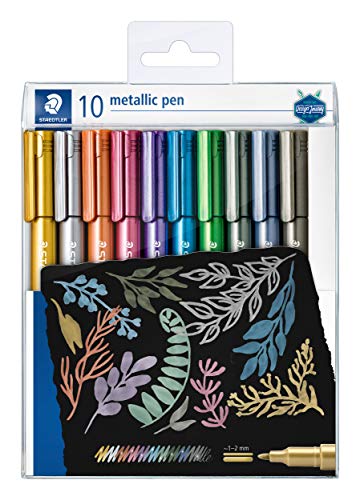 STAEDTLER metallic pen mit runder Fasermalerspitze, Lininenbreite 1-2 mm, deckend auf hellem und dunklem Papier, leicht abwischbar von glatten Oberflächen, 10 Marker im Etui, 8323 TB10 von Staedtler