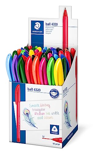 STAEDTLER dreikant Kugelschreiber, 10 bunte Schreibfarben, Linienbreite M ca 1,00 mm, für entspanntes Schreiben, 50 Kugelschreiber in Regenbogenfarben im Köcher, 4320 MKP50 von Staedtler