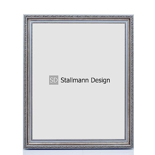 Stallmann Design Barockrahmen “OIA” | 40x55 cm | Silber | Echtholz-Bilderrahmen antik | mit Kunstglas | Fotorahmen aus Holz im Vintagestyle Stallmann Design Barockrahmen “OIA” | 40x55 cm | Silber | Echtholz-Bilderrahmen antik | mit Kunstglas | Fotorahmen aus Holz im Vintagestyle von Stallmann Design