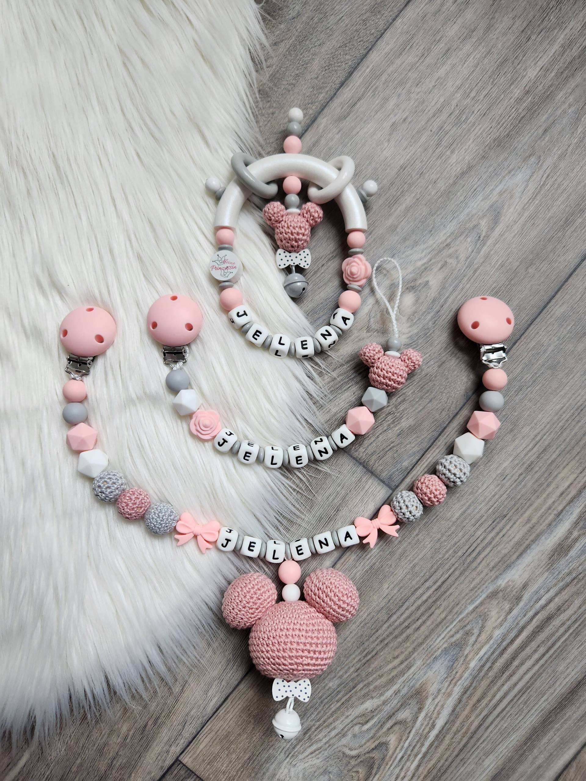 Schnullerkette Mit Namen, Mickymaus, Handmade, Kinderwagenkette Mädchen, Rosa, Rose, Schleife Schnullerkette Mit Namen, Mickymaus, Handmade, Kinderwagenkette Mädchen, Rosa, Rose, Schleife von StaysisShnullerkette
