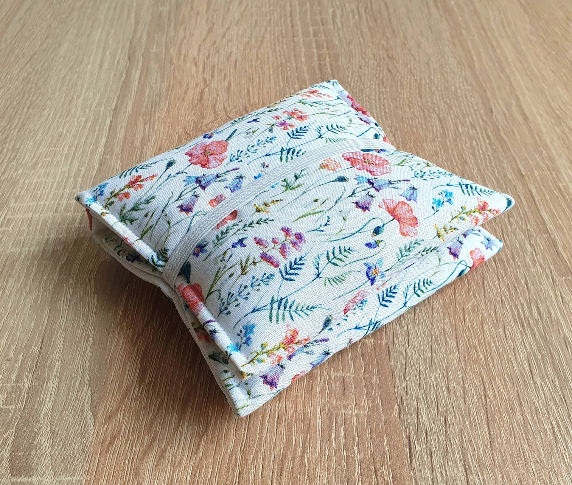 Bindentäschchen, Bindentasche, Bindenetui Wildblumenwiese Bindentäschchen, Bindentasche, Bindenetui Wildblumenwiese von Steffbags