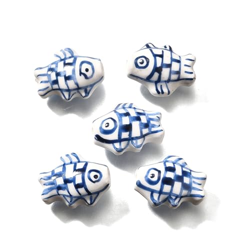 Stiesy Handgefertigte Porzellanperlen in Fischform, Porzellan-Keramikperlen, weiß mit blau gestreiftem Fisch-Design, handbemalte Porzellanperlen für selbstgemachte Halsketten, Armbänder Stiesy Handgefertigte Porzellanperlen in Fischform, Porzellan-Keramikperlen, weiß mit blau gestreiftem Fisch-Design, handbemalte Porzellanperlen für selbstgemachte Halsketten, Armbänder von Stiesy