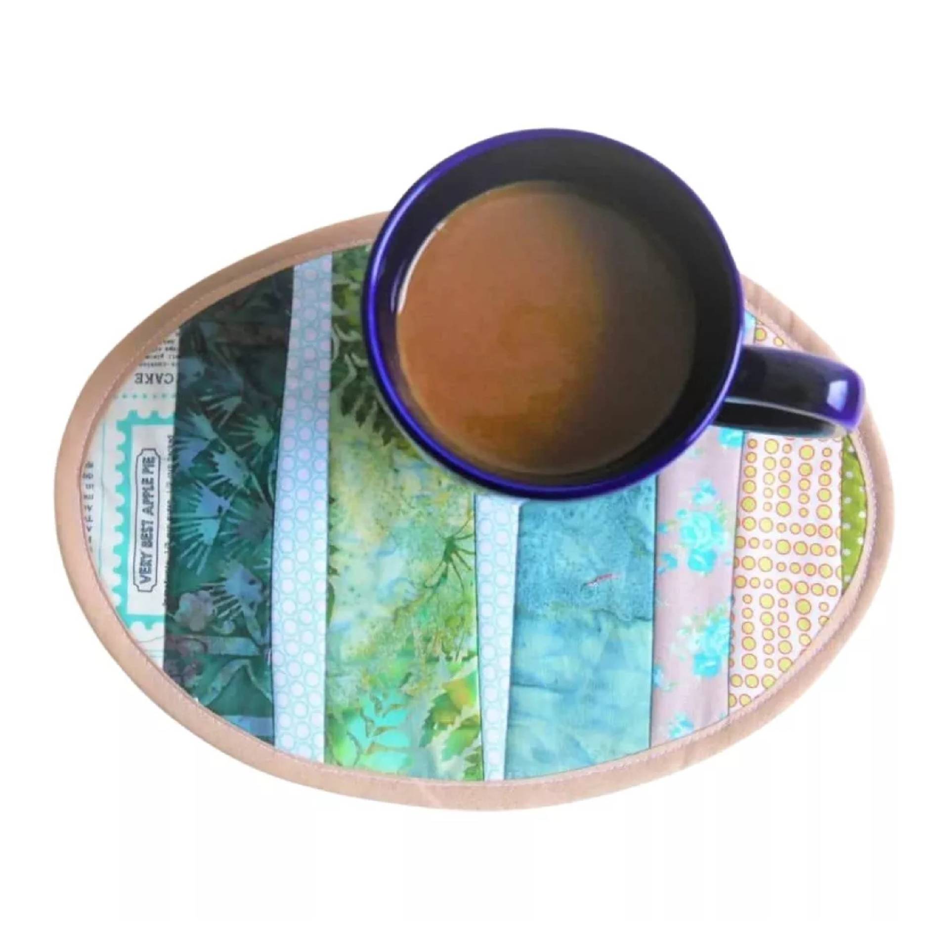 E-Book Sew Simple Mug Rug - Tassenteppich oval E-Book Sew Simple Mug Rug - Tassenteppich oval von Stoffe Hemmers