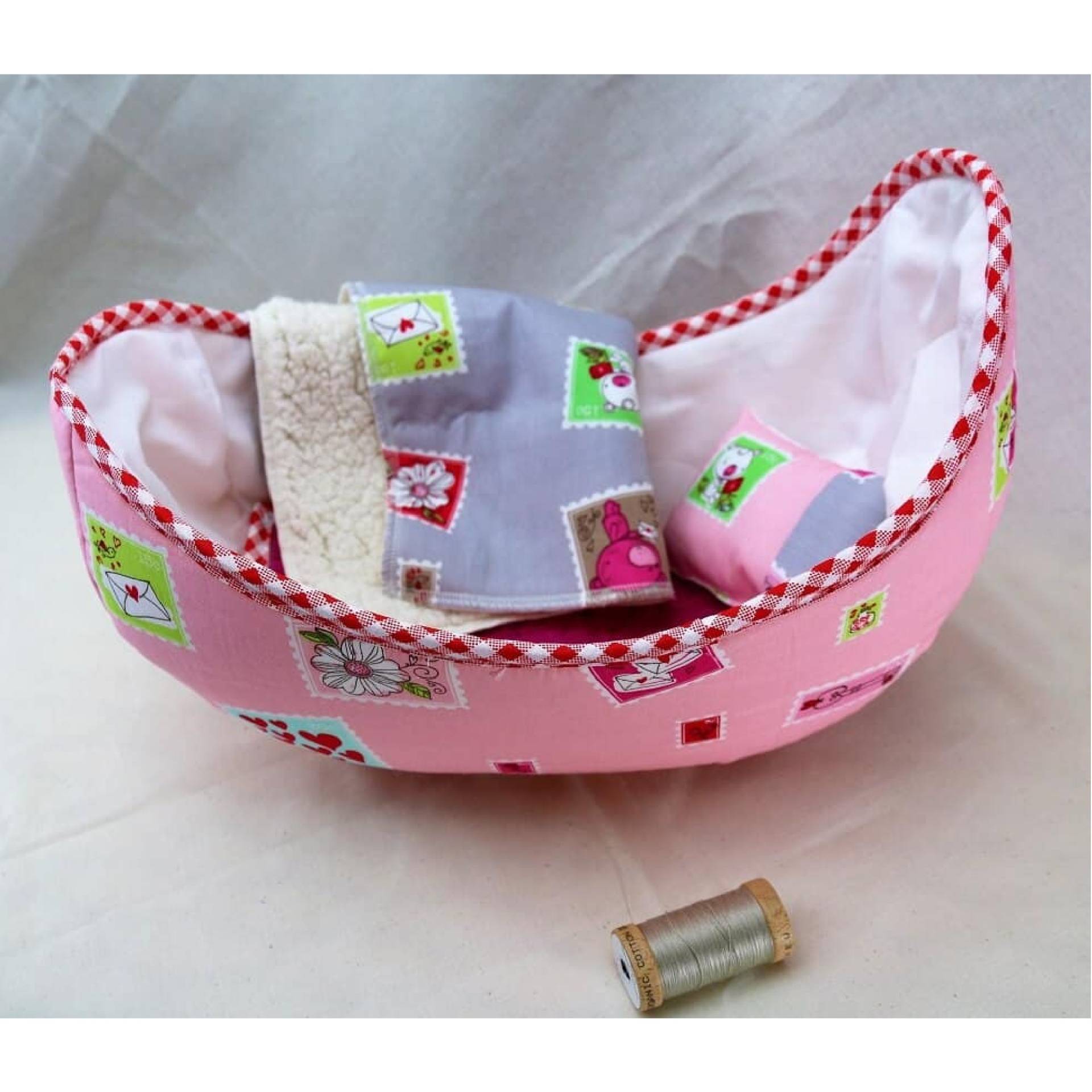 E-Book Sew Simple Puppenbett 4 Größen E-Book Sew Simple Puppenbett 4 Größen von Stoffe Hemmers