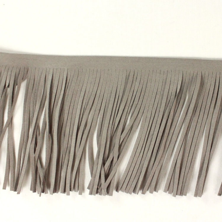 Fransenband Kunstleder 12 cm graubraun Fransenband Kunstleder 12 cm graubraun von Stoffe Hemmers