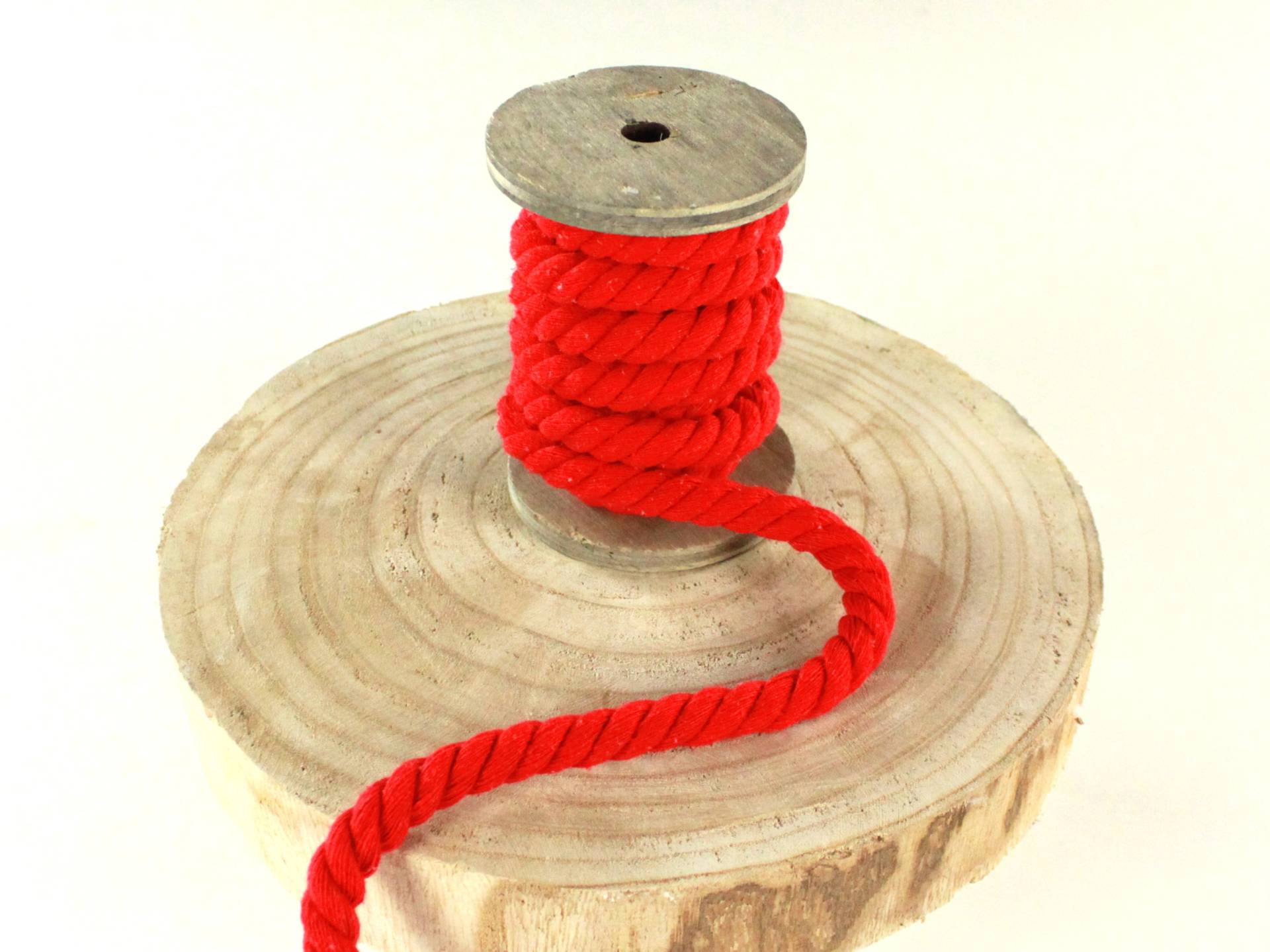 Mega Baumwollkordel gedreht, rot 12 mm Mega Baumwollkordel gedreht, rot 12 mm von Stoffe Hemmers