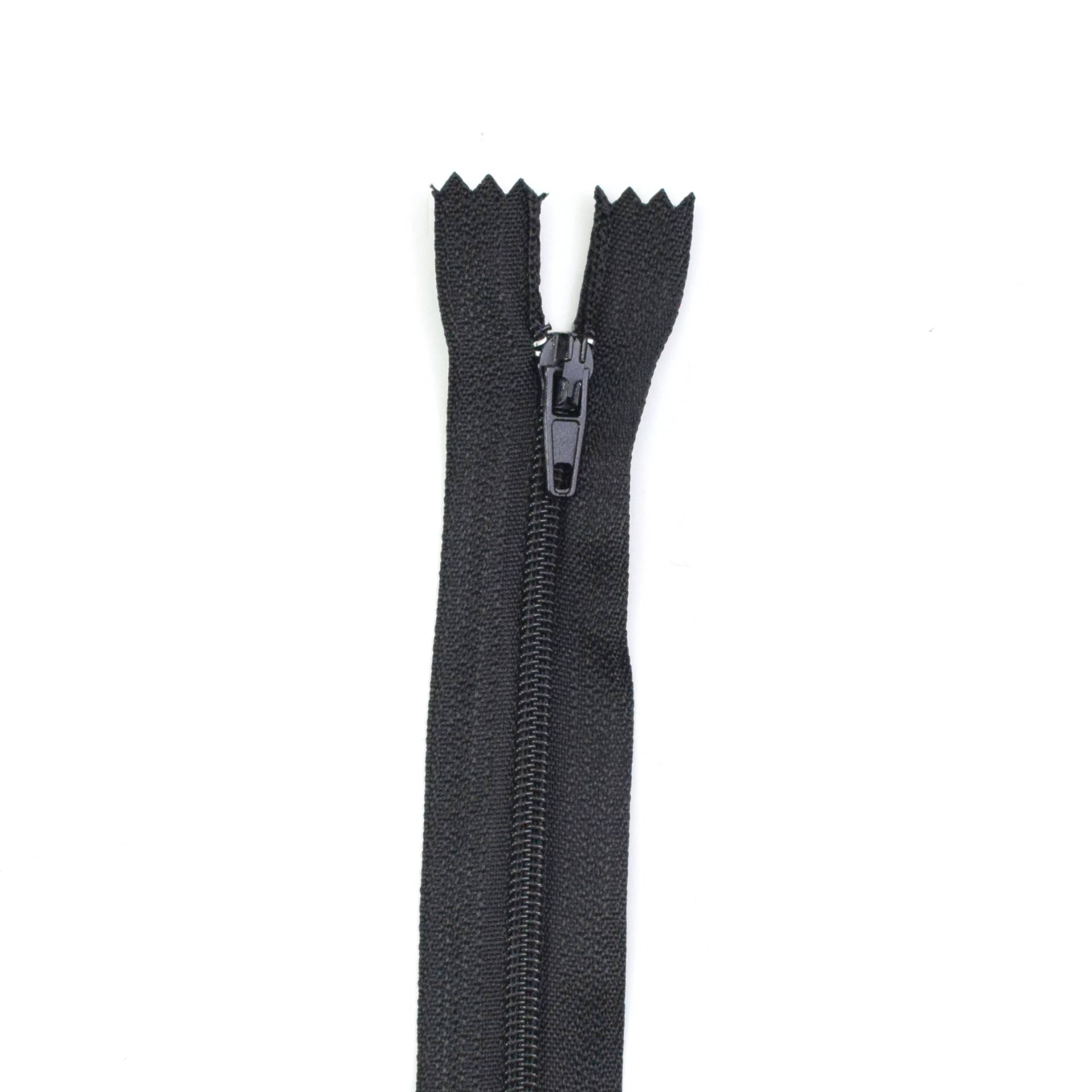 Nicht teilbarer Reißverschluss 20 cm, schwarz Nicht teilbarer Reißverschluss 20 cm, schwarz von Stoffe Hemmers