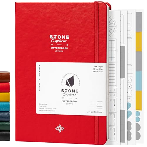 Stone Journal Explorer Notizbuch - A5 wasserdichtes Papier Feld Journal, rotes veganes Leder Hardcover, 144 Seiten abwechselnd liniert & Punktraster, Rücktasche, witterungsbeständig von Stone