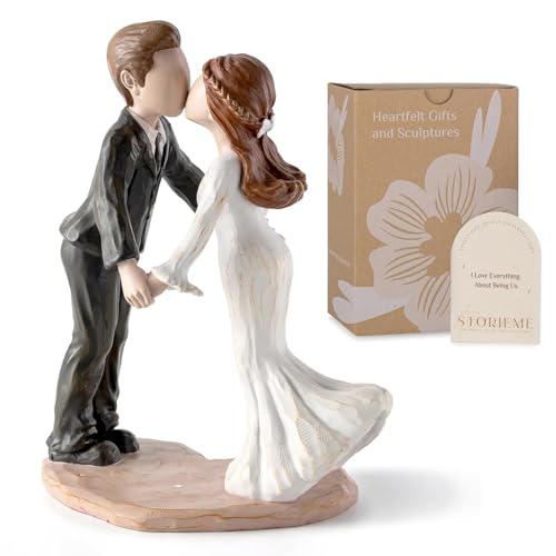 Storieme Cake Topper Hochzeit: Romantisches Paare, Ehefrau, Freundinnen, Jahrestag, Brautpaar Figuren Statue Home Dekor Storieme Cake Topper Hochzeit: Romantisches Paare, Ehefrau, Freundinnen, Jahrestag, Brautpaar Figuren Statue Home Dekor von Storieme