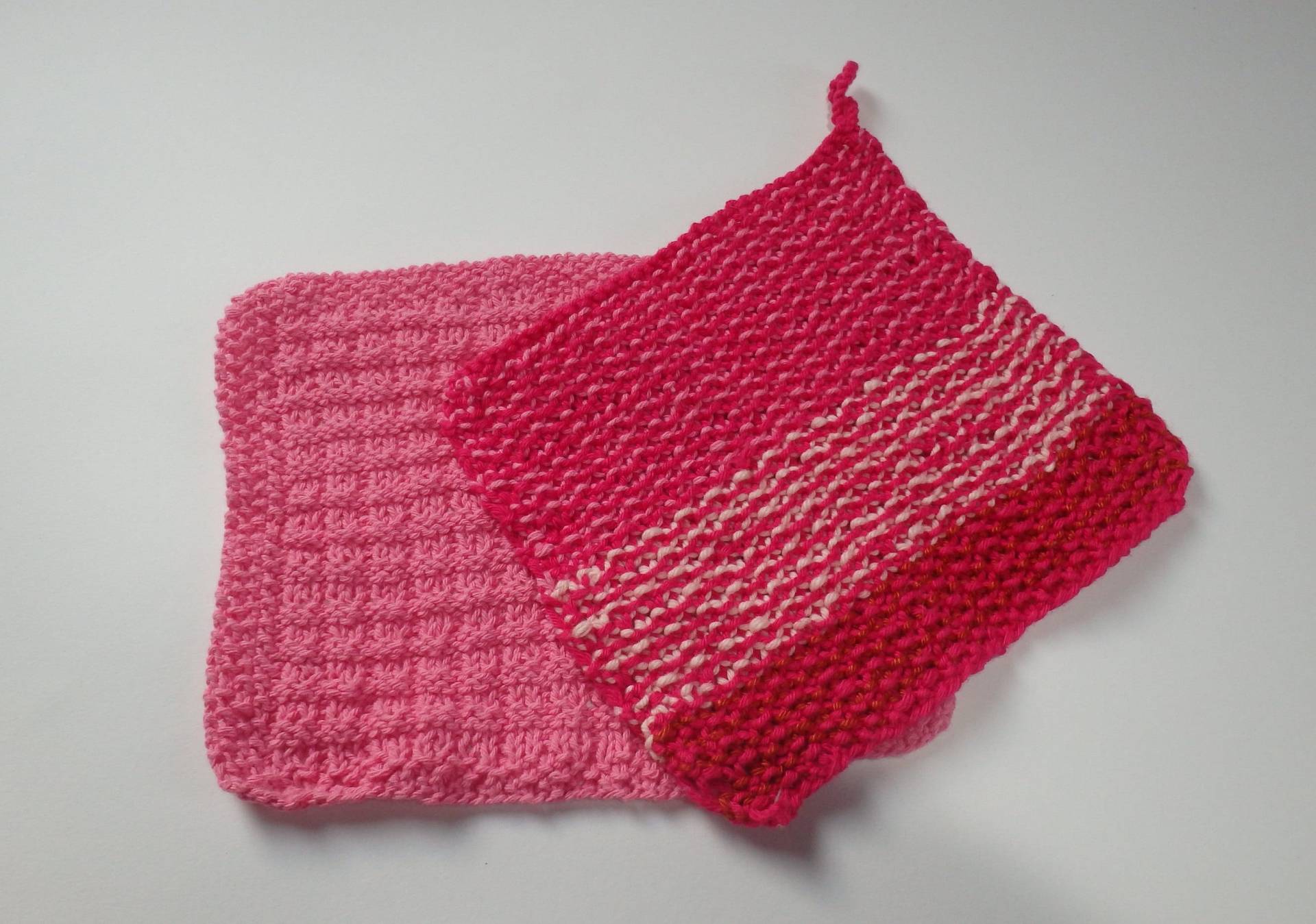 2 Gestrickte Lappen Küchenlappen Waschlappen Handgestrickt Einzelstücke Rosa Pink Baumwolle Nachhaltig Waschbar 2 Gestrickte Lappen Küchenlappen Waschlappen Handgestrickt Einzelstücke Rosa Pink Baumwolle Nachhaltig Waschbar von Strickgemuesemonster