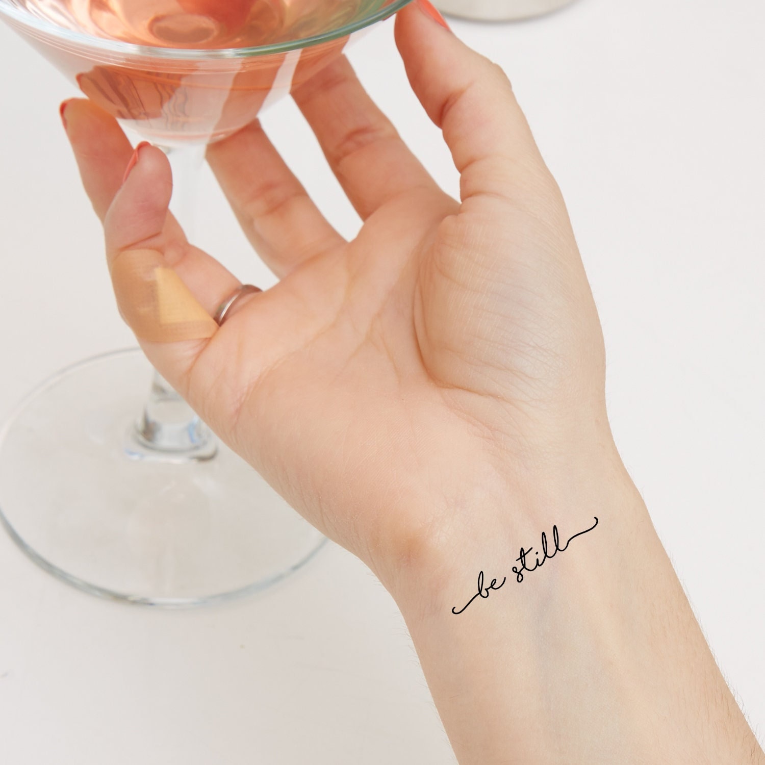 Temporäre Tattoo Frauen, Be Still | 3Er Set Temporäre Tattoo Frauen, Be Still | 3Er Set von StudioMelitta
