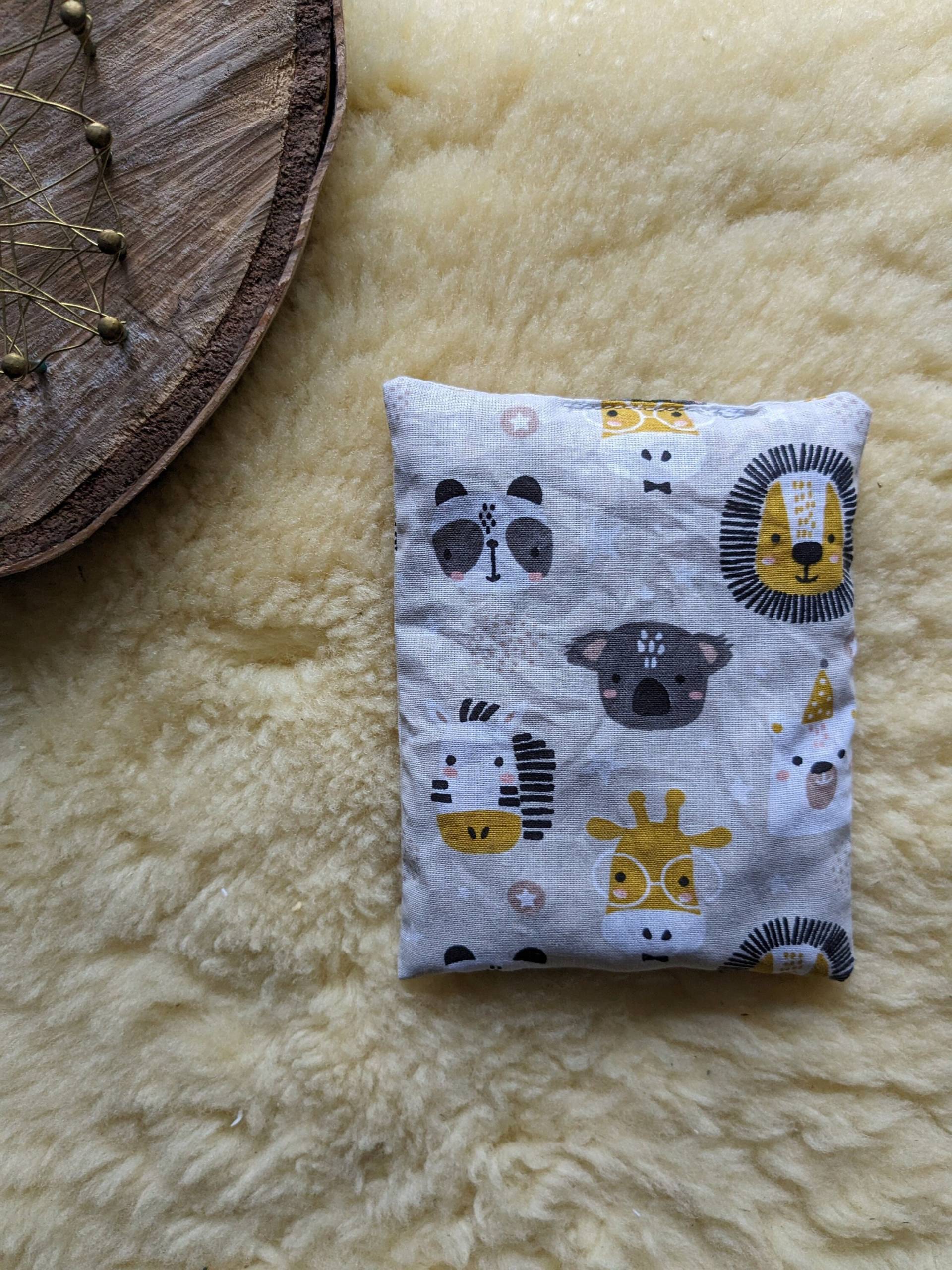 Kirschkernkissen Wärmekissen Bäuchleinkissen "Der Löwe Und Der Frosch" Kirschkernkissen Wärmekissen Bäuchleinkissen "Der Löwe Und Der Frosch" von StumblingShop
