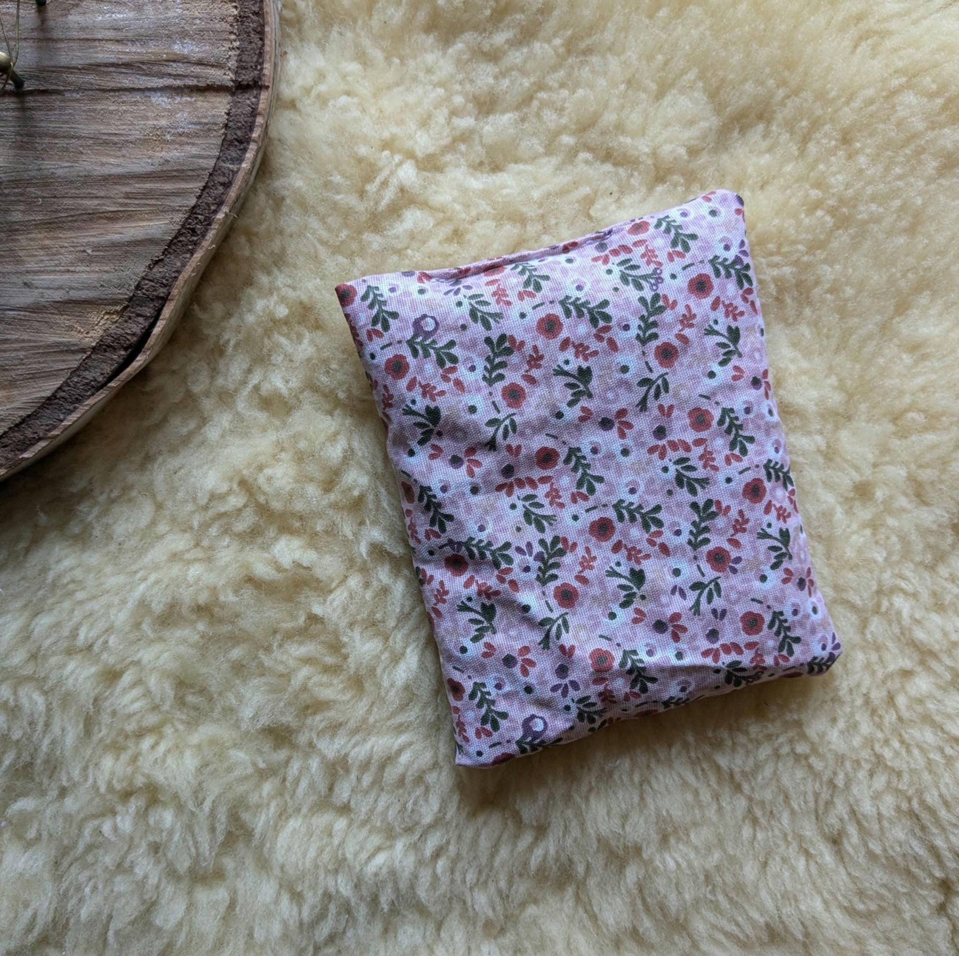 Kirschkernkissen Wärmekissen Bäuchleinkissen "Dornröschen" Kirschkernkissen Wärmekissen Bäuchleinkissen "Dornröschen" von StumblingShop