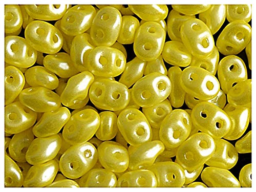 20gr Tschechische Glasperlen SuperDuo Zwei Löcher Größe: 2.5x5mm, Alabaster Pastel Yellow von SuperDuo